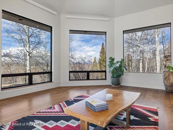 855 N Bar Y Rd, Jackson, WY 83001