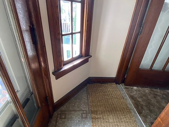3rd image of 2174 Carabel Ave #Up
