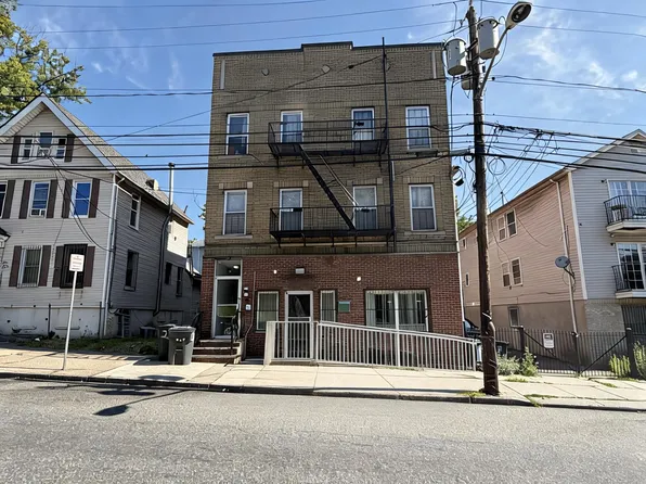 223 Hawthorne Ave, Newark, NJ
