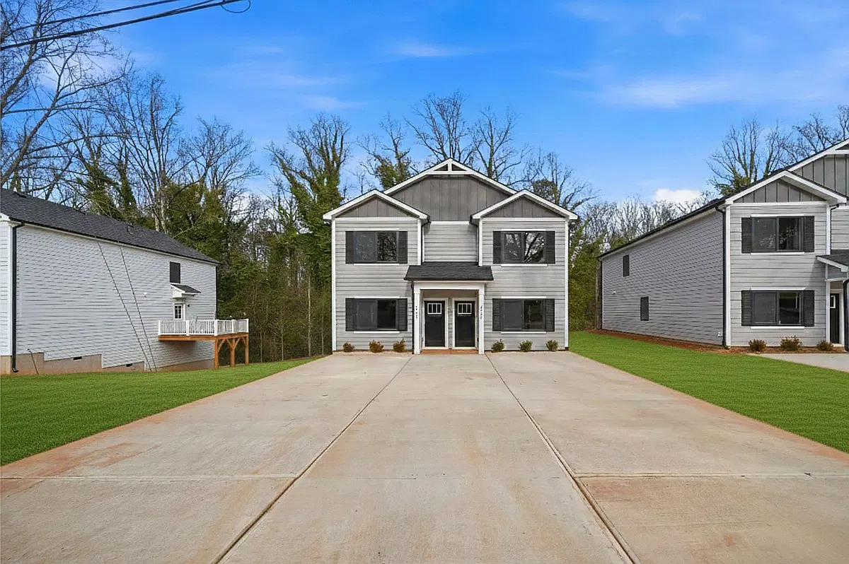 3 bed, 2.5 bath, 1300 sqft, $1,595 — Photo 4