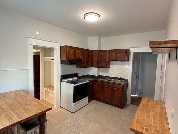 4th image of 107 Hollywood Ave Floor 1