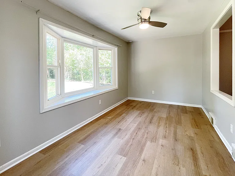 7318 Rosewood St — Photo 17
