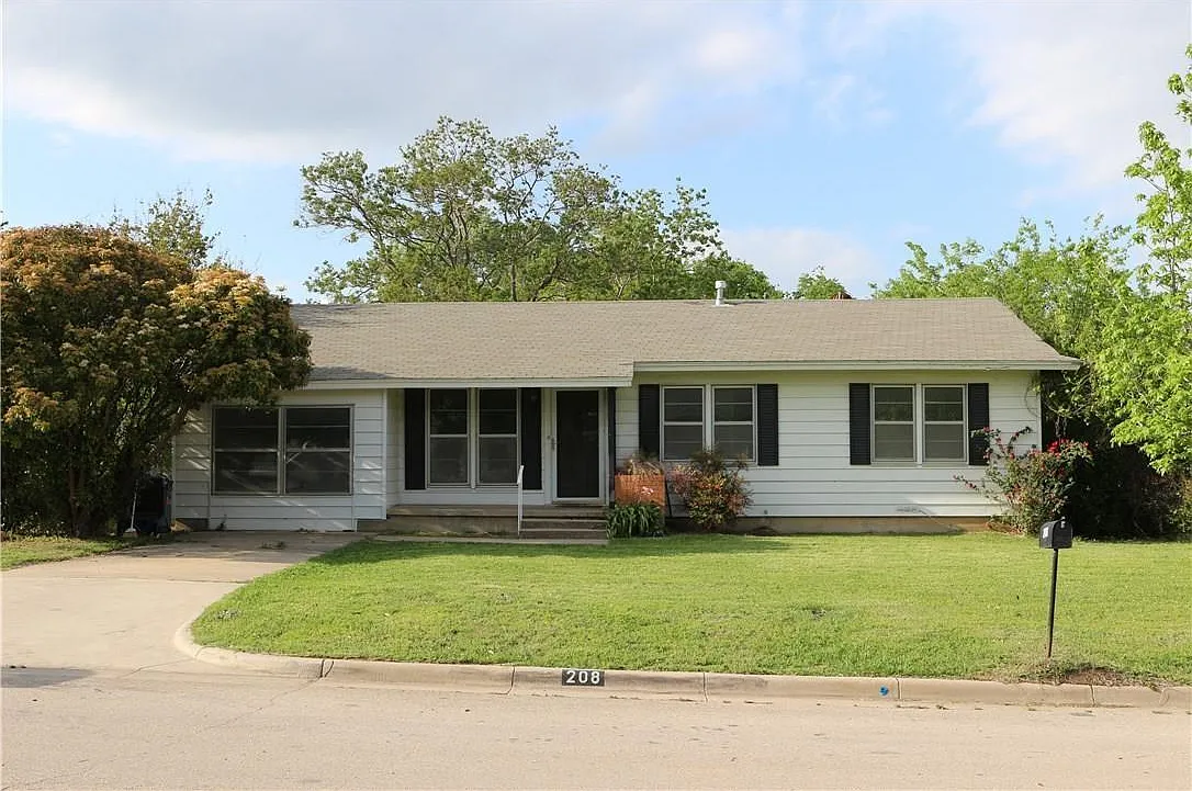 3 bed, 1520 sqft, $1,800 — Photo 1