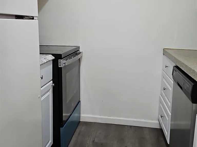 909 Ravens Crest Dr — Photo 6