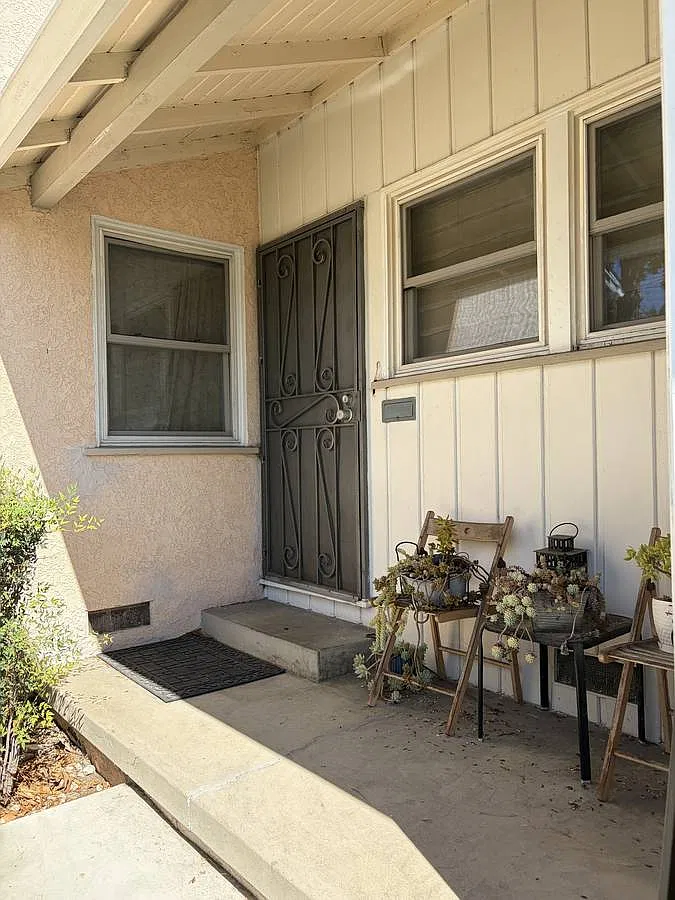 3 bed, 1113 sqft, $3,700 — Photo 2
