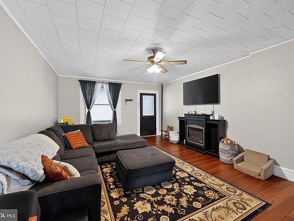 4th image of 352 S Reading Ave