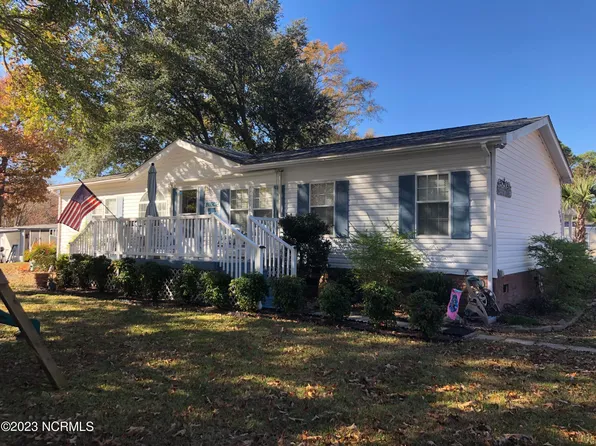 680 Landing Drive, Hampstead, NC 28443