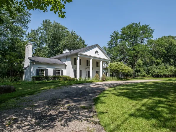 31677 Mountain View Rd, Franklin, MI 48025