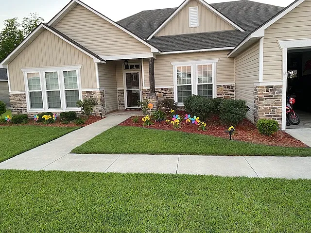 3 bed, 1706 sqft, $2,100 — Photo 3