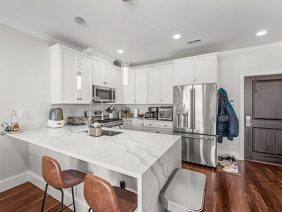 4th image of 87 Medford St #209