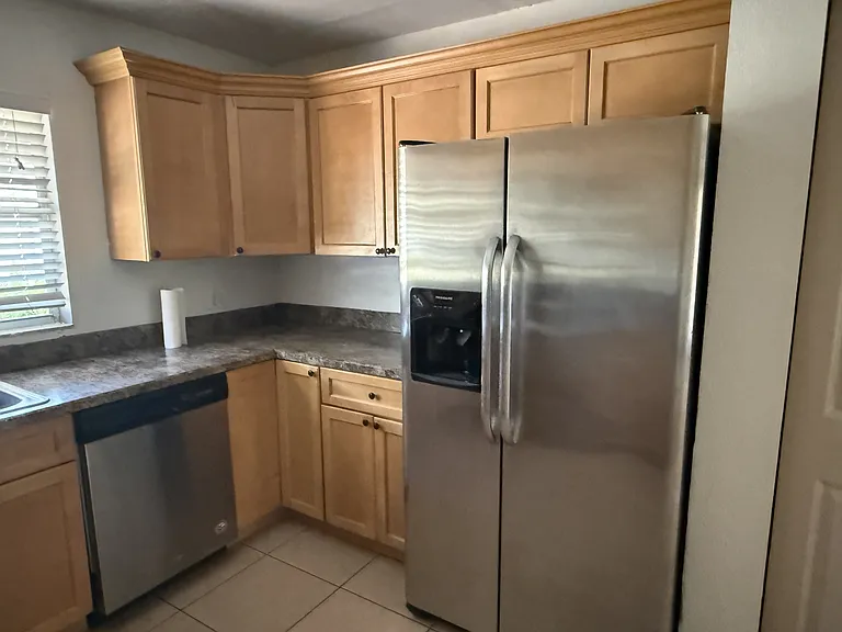 407 SW 1st St — Photo 8