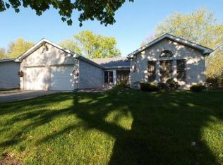 120 S Schmidt Rd, Bolingbrook, IL 60440