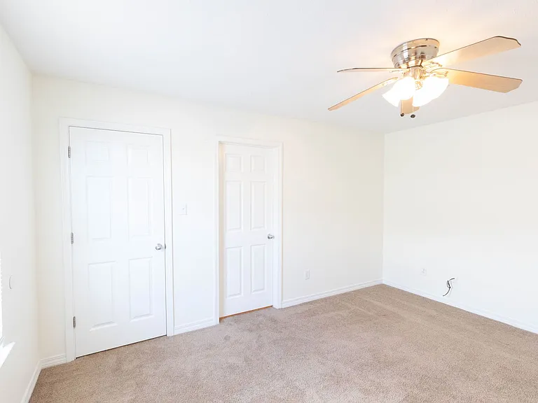 17239 Avondale Cir — Photo 9