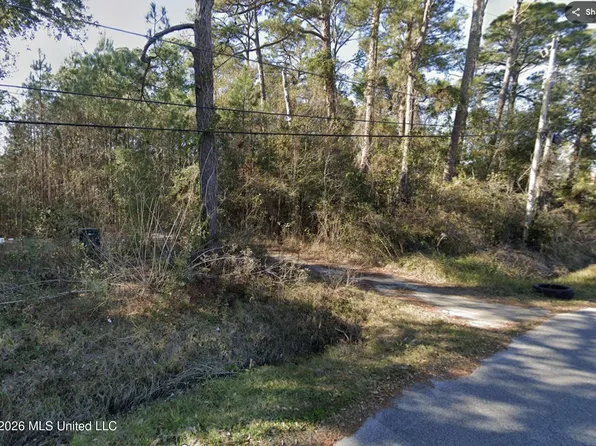 6813 Natchez St, Biloxi, MS 39532