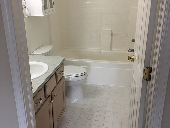 4th image of 3990 Forester Blvd