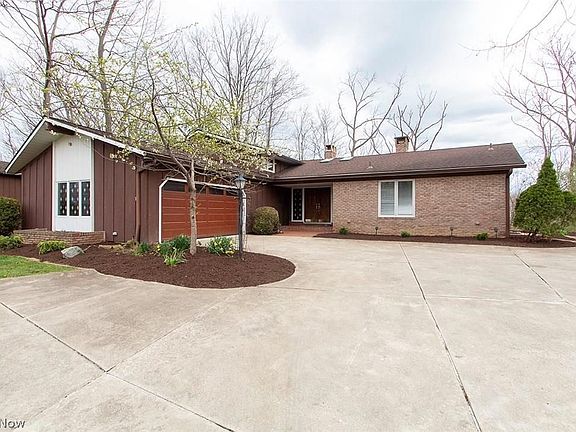 2nd image of 296 Windward Dr