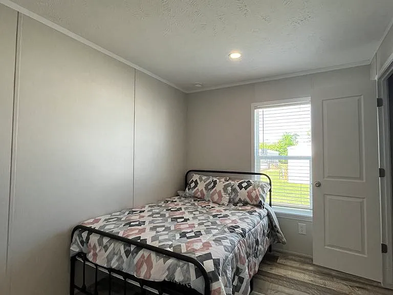 Pearce Pointe — Photo 12