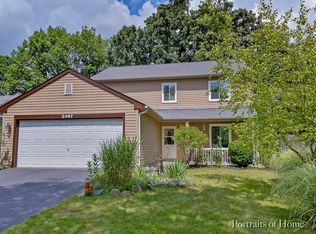 2467 Red Bud Ct, Aurora, IL 60502