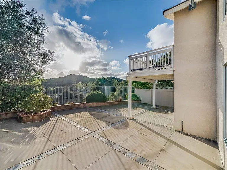 28 Homestead Dr — Photo 36