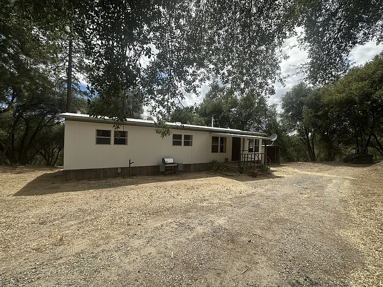 40780 Jean Rd W — Photo 1
