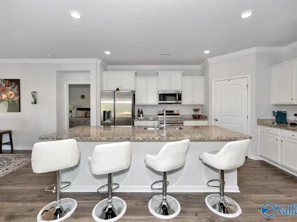 22612 Regent Dr, Athens, AL 35613