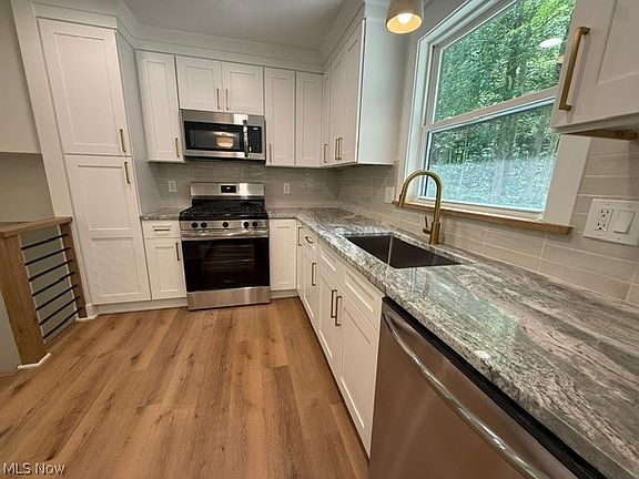 5th image of 12173 Bradford Dr