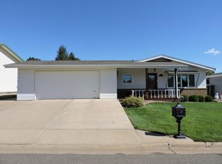 1558 12th St W, Dickinson, ND 58601