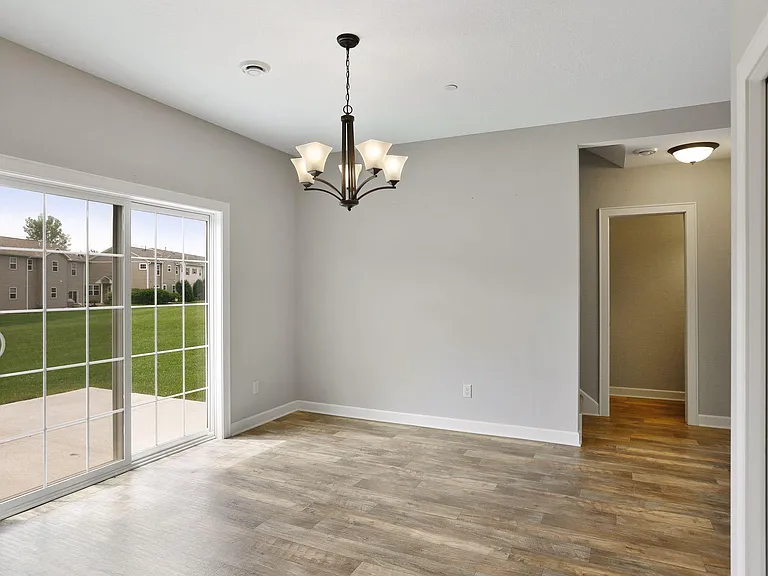 567 Ravencroft Rd — Photo 13