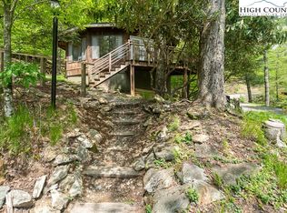 102 Village Cluster Rd, Banner Elk, NC 28604
