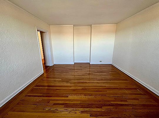 3rd image of 3101 Henry Hudson Pkwy W #B76