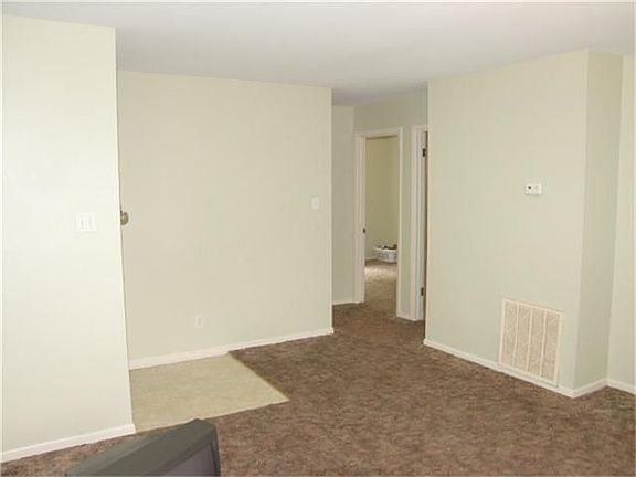 2nd image of 1601 Wyandotte Ln Unit A