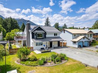 7403 Harrow Rd, Pemberton, BC V0N 2L1