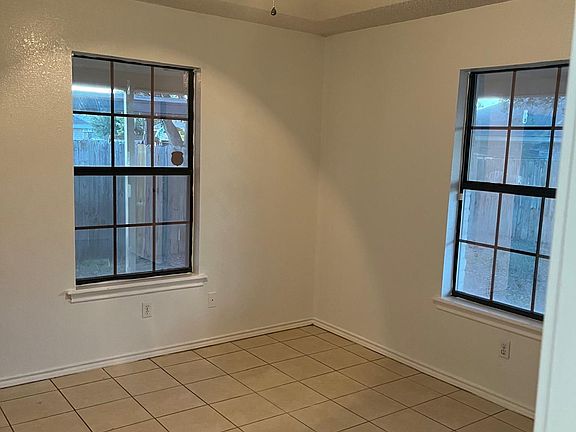 3rd image of 3604 Notre Dame Ave