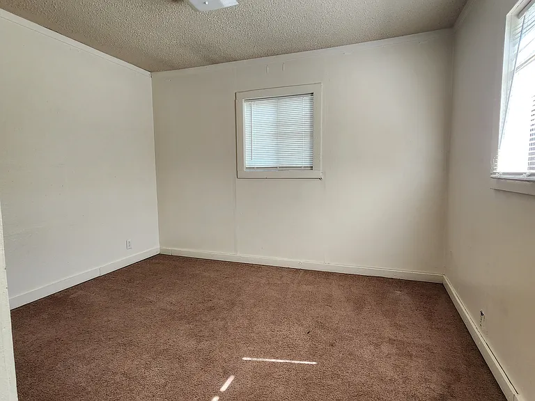 418 S Wc Riles St — Photo 11