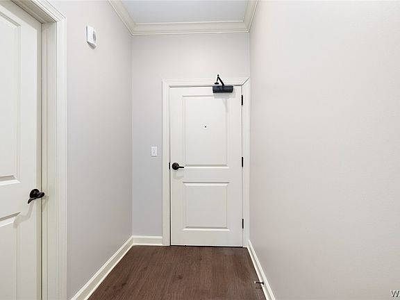 2nd image of 511 11th St Unit 106