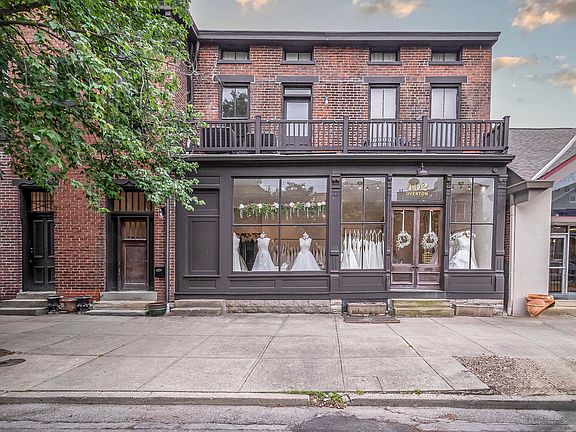 5th image of 402 Overton St