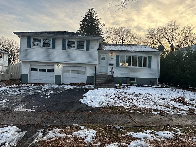 25 Huck Rd — Photo 1