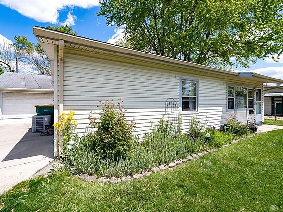 2nd image of 221 Rawson Dr
