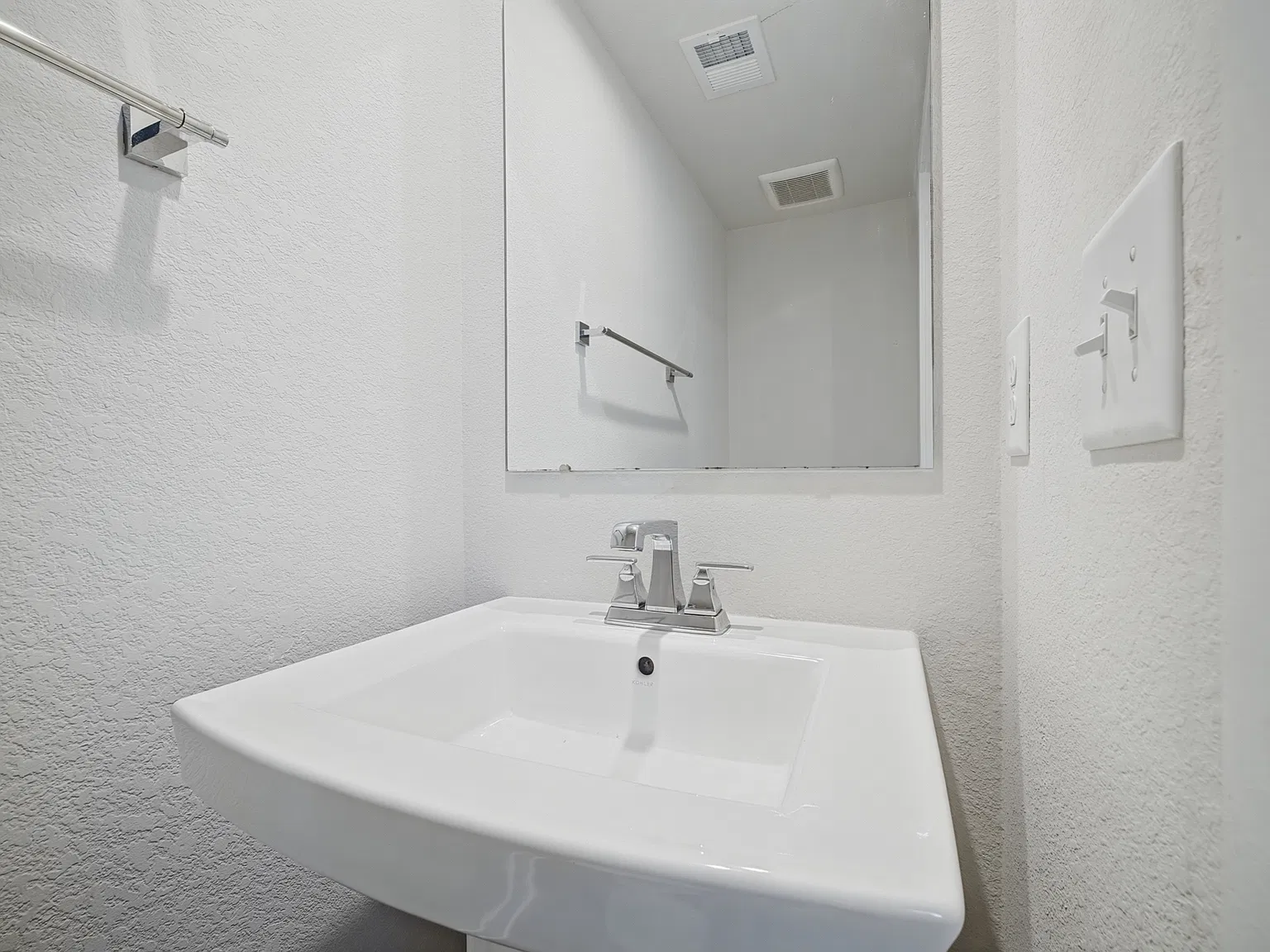 1209 Worden Way - 1 — Photo 3