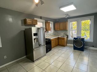 31 Ellis Ave, Irvington, NJ 07111