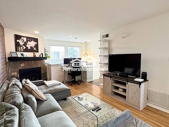 5th image of 1025 Jasmine St Unit 2
