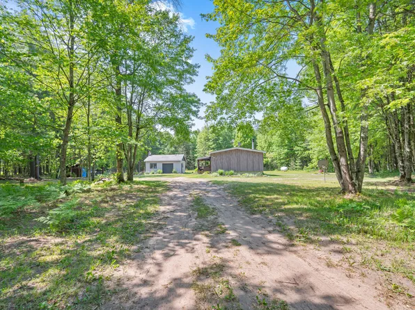 283 W 16th St, Baldwin, MI 49304