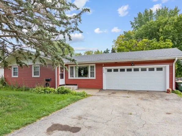 308 W State St, North Aurora, IL 60542