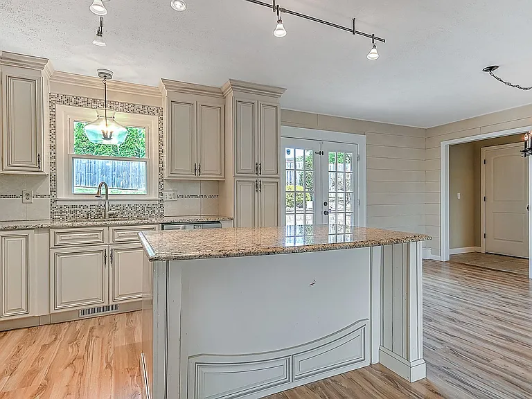 206 Sequoyah Dr — Photo 17