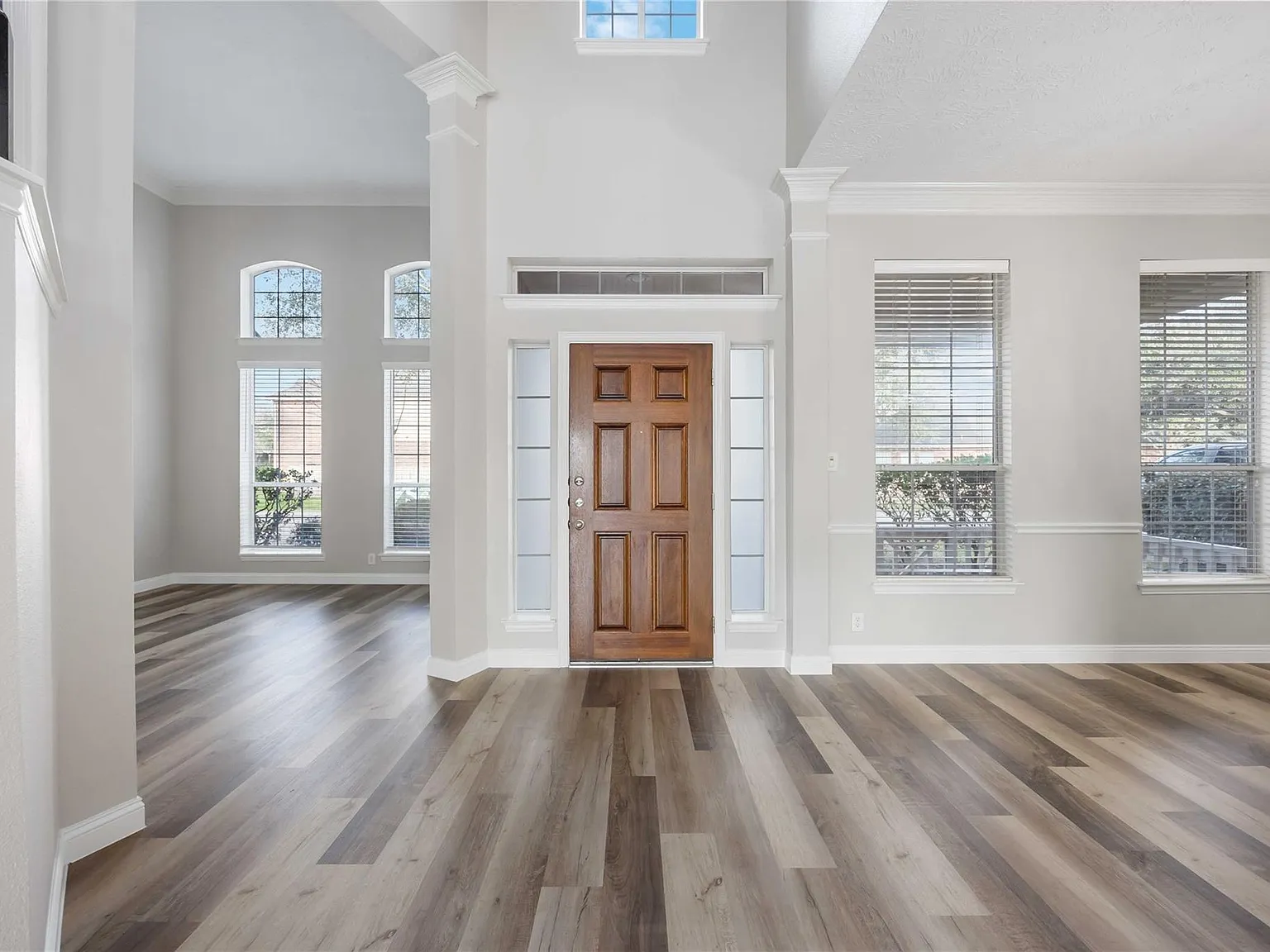 4 bed, 3.5 bath, 2949 sqft, $2,900 — Photo 3