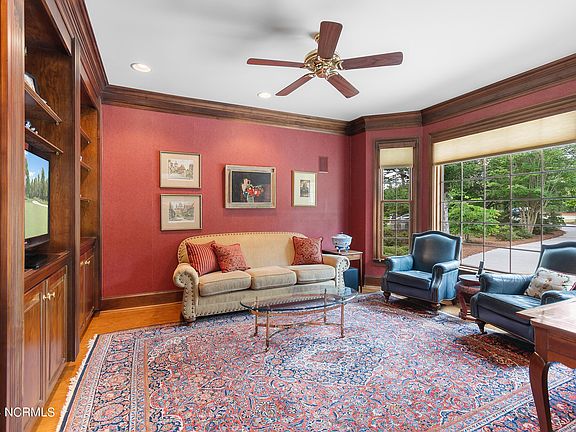 4th image of 3547 St James Drive SE