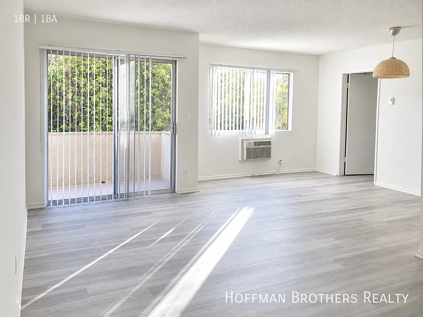 Corner 1-Bedroom With Balcony, Pool & New Dishwasher!! — Photo 1