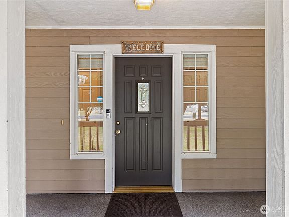 3rd image of 9519 185th Avenue SW