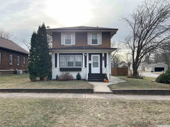 203 20th St SE, Mason City, IA 50401