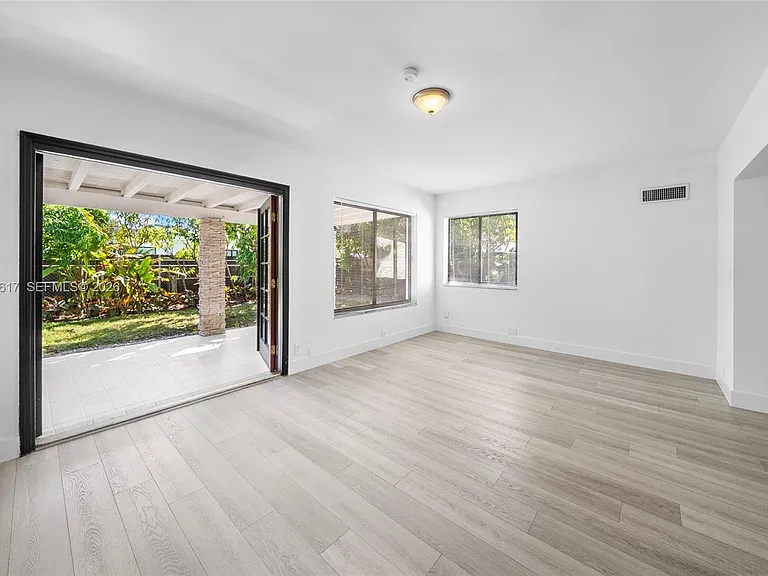 7525 Adventure Ave — Photo 19